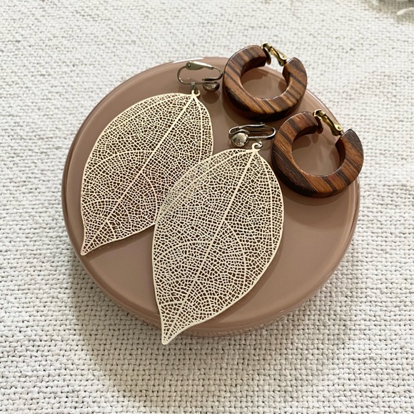 Unbranded Jewelry - Set of 2 Silver-Tone Clip on Earrings Wood Hoop Earrings Silver Leaf Modern Boho